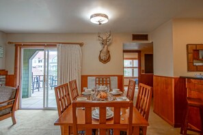 Dining - Highland House #102-104: 2Br: 2 Bath (Snowshoe)