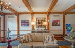 Interior - Highland House #102-104: 2Br: 2 Bath (Snowshoe)