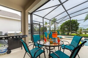 Outdoor dining - The Dream Vacation Home! (Clermont)