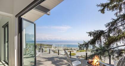 Beachfront Luxury Suite #21 at THE BEACH HOUSE