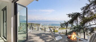 Beachfront Luxury Suite #21 at THE BEACH HOUSE