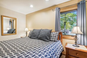 1 bedroom, free WiFi, bed sheets - Quaint Condo with access to pool and hot tub D5 (Killington)