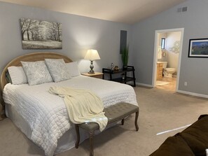 3 chambres, fer et planche à repasser, lit de bébé portatif