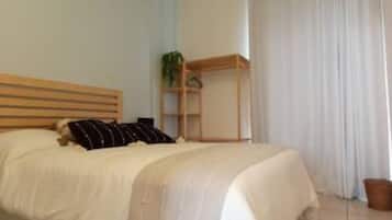 2 bedrooms, in-room safe, iron/ironing board, free WiFi