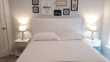 1 habitación, tabla de planchar con plancha, wifi y ropa de cama