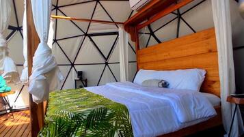 Romantic Tent | Minibar, free WiFi