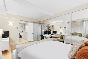 1 bedroom, iron/ironing board, WiFi, bed sheets - Beautifully decorated in the Essex House! (New York)