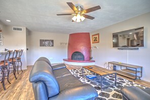 Smart-TV, Kamin, Stereoanlage