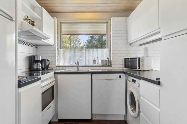 Fridge, oven, dishwasher