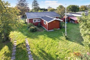 Exterior - Cozy cottage at Tuse Næs in Holbæk (Holbæk)