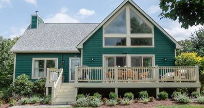 Green Acres - Lake Access - Hot tub - Fire pit