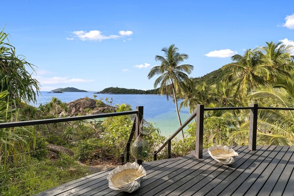 Property grounds - Bedarra Island. Doorila beach: Perfect for family & friends for a beach holiday (Bedarra Island)