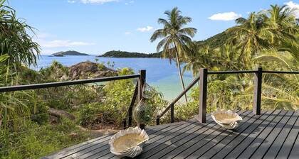 Bedarra Island. Doorila beach: Perfect for family & friends for a beach holiday