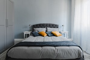 2 bedrooms, desk, iron/ironing board, travel cot