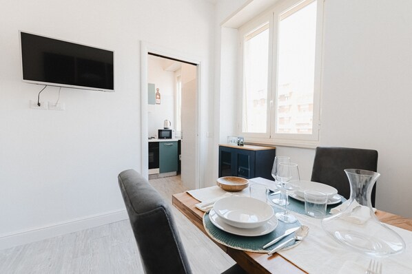 Dining - Explore Rome from Casa Boccea 112: Your Perfect Stay Near Vatican City & more (Roma)