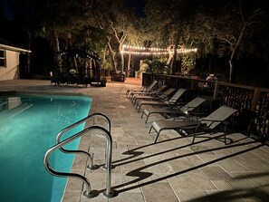 Outdoor pool, a heated pool - Beautiful resort castle in Naples, Florida (Naples)