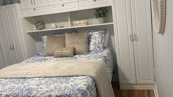 1 chambre, fer et planche à repasser, Wi-Fi gratuit, draps fournis