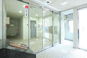 Interior entrance - Residence KABUTO (Sapporo)