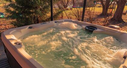 Sleeps 22~Hot Tub~Gameroom~Theater~Gym~Lake Views