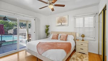 4 bedrooms, in-room safe, desk, iron/ironing board