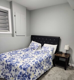 2 chambres, fer et planche à repasser, Wi-Fi gratuit, draps fournis