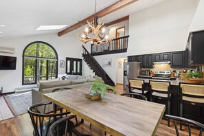 Interior - Pocono Base Camp - GOLF CART AVAILABLE to ride to 2 lakes, 3 beaches, & 4 pools (Pocono Lake)