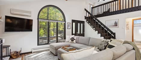 TV connectée, cheminée, jeux vidéo