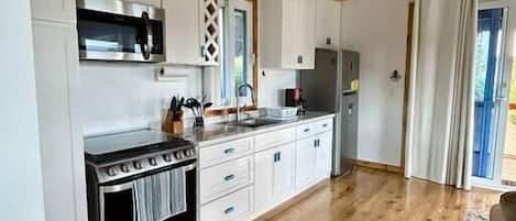 Microwave, oven, stovetop, coffee/tea maker