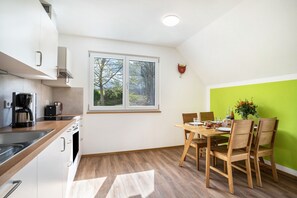 Kühlschrank, Ofen, Herdplatte, Geschirrspüler