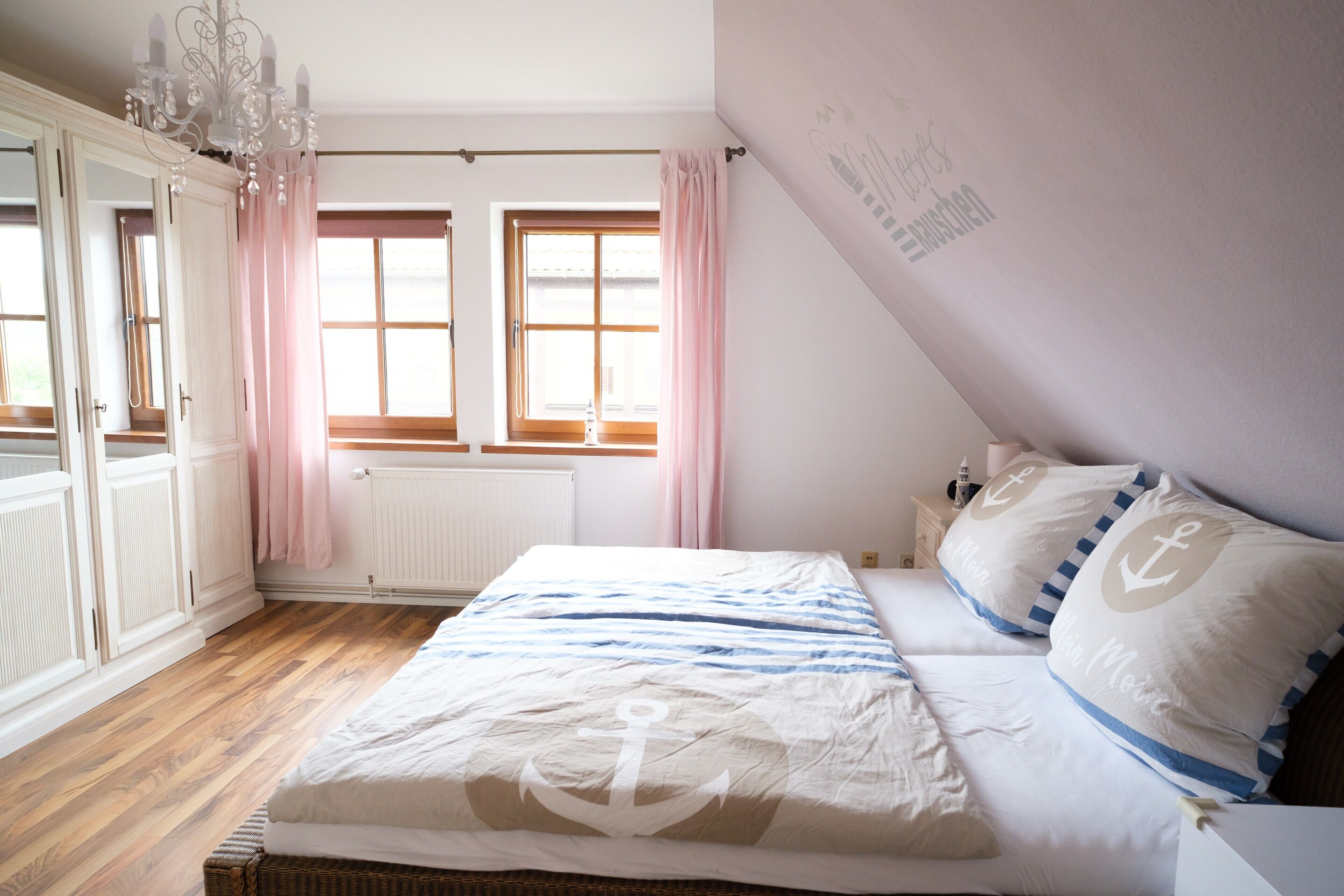 3 chambres, fer et planche à repasser, Wi-Fi gratuit, draps fournis