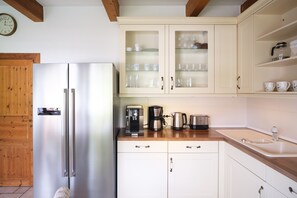 Interior - Vacation Home "Ostseegl ück" with Private Terrace, Private Garden & Wi-Fi (Neukirchen)