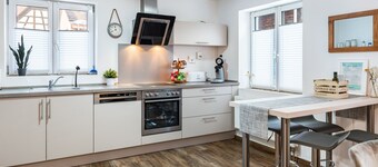 Holiday Apartment "Salem´s Treasure Manor" with Private Terrace, Shared Garden & Wi-Fi