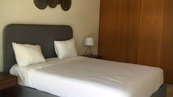 2 makuuhuonetta, silitysrauta/-lauta, Wi-Fi, vuodevaatteet