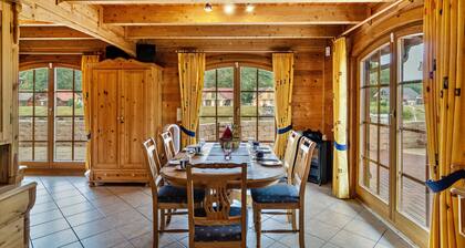 Ferienhaus 'Das Alpenhaus An Der Ems' mit Seeblick, privater Terrasse und WLAN