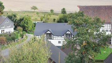Esterni