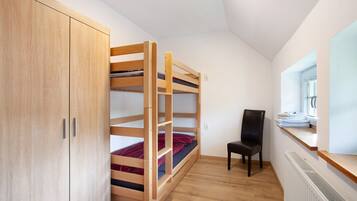 2 bedrooms, free WiFi, bed sheets