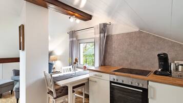 Kylskåp, ugn, spishäll och diskmaskin