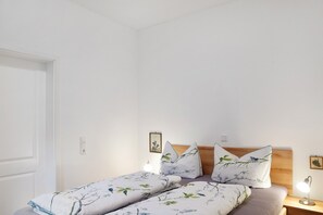 1 chambre, fer et planche à repasser, Wi-Fi gratuit, draps fournis