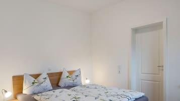 1 habitación, tabla de planchar con plancha, wifi gratis y ropa de cama