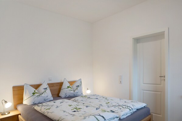 1 bedroom, iron/ironing board, free WiFi, bed sheets - Apartment 'Ahorn Im Sand 68' with Shared Garden and Wi-Fi (Steinau an der Straße)