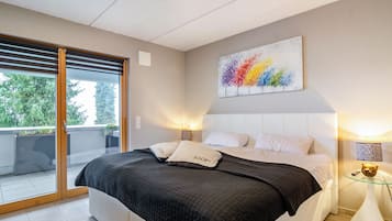3 slaapkamers, een strijkplank/strijkijzer, gratis wifi, beddengoed
