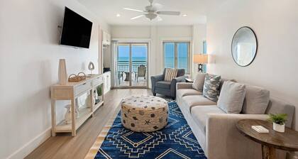 BEACHFRONT! Modern, upgraded villa! East Beach Kiawah!