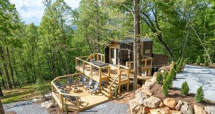Bird’s Nest Spruce Treehouse at Treetop Escapes!