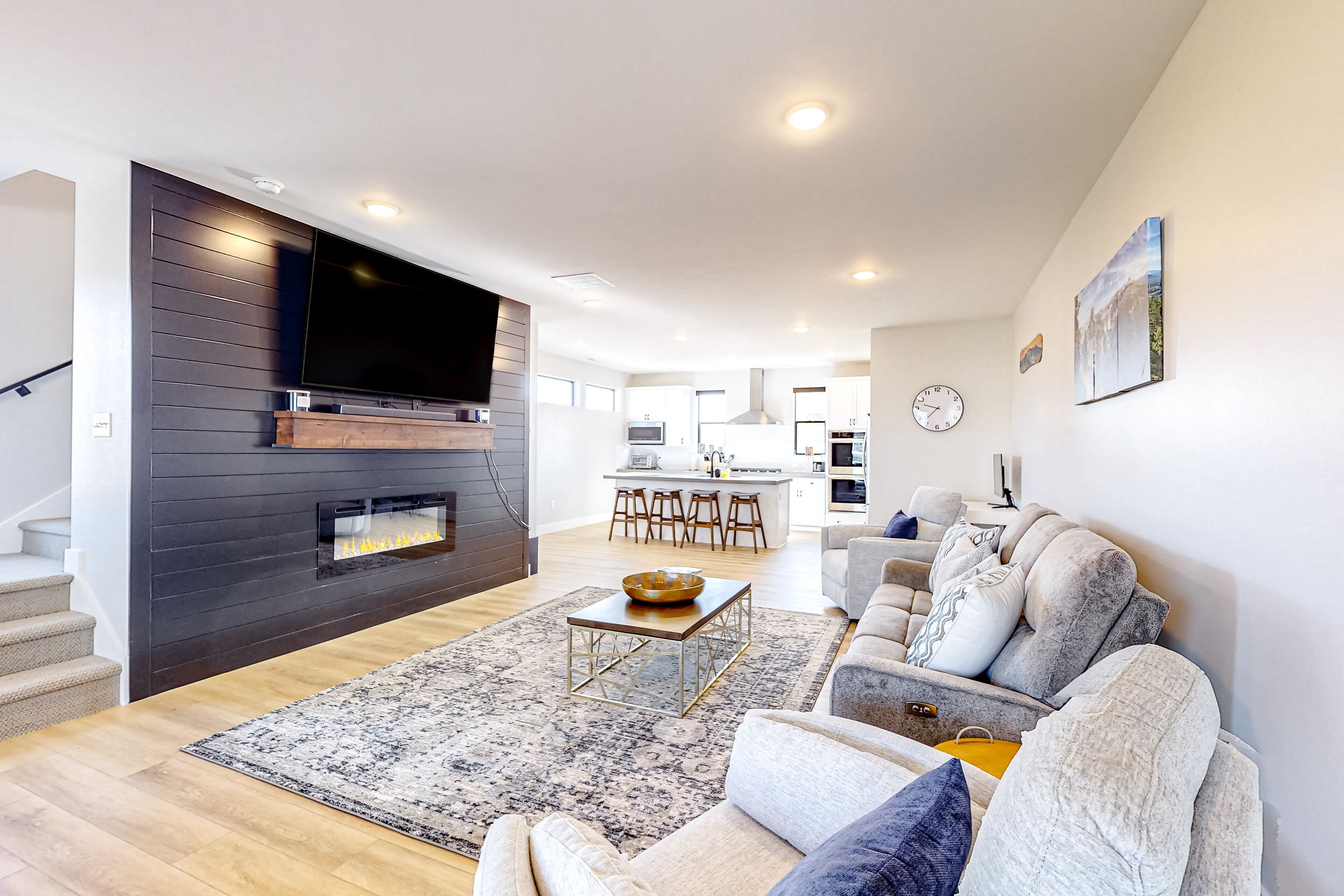 Newly built, dog-friendly townhome with mountain views & Peloton rower