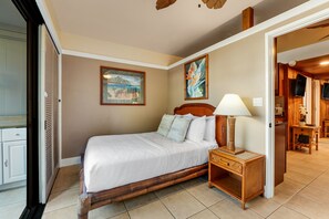 Desk, iron/ironing board, Internet, bed sheets