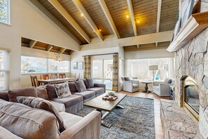 TV, peis og DVD-spiller