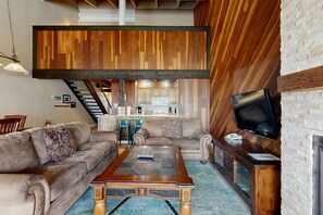 Tv, eldstad och dvd-spelare