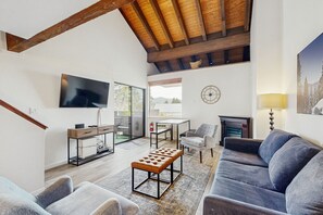 Televisión, chimenea