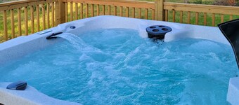 Quiet country cabin with amazing views & access to stocked fishing ponds