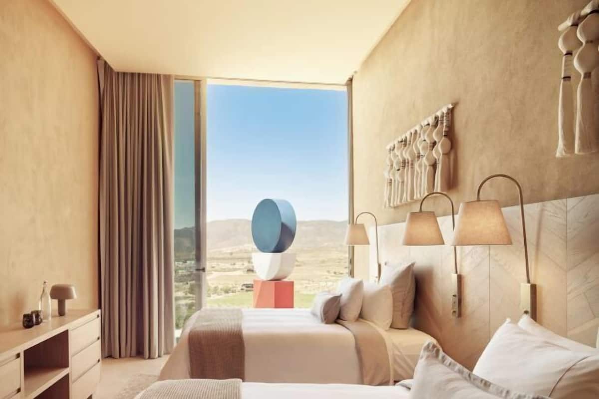 Premium bedding, down duvets, pillow-top beds, minibar